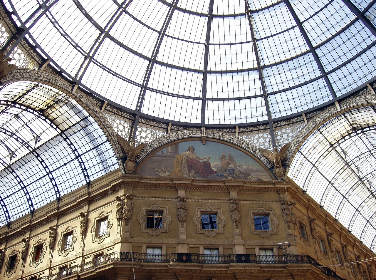 Im Stadtzentrum von Mailand erwarb AXA IM - Real Assets die Büroliegenschaft Via della Chiusa 2. Hier im Bild die Mailänder Galleria Vittorio Emanuele (Foto: Pixabay)