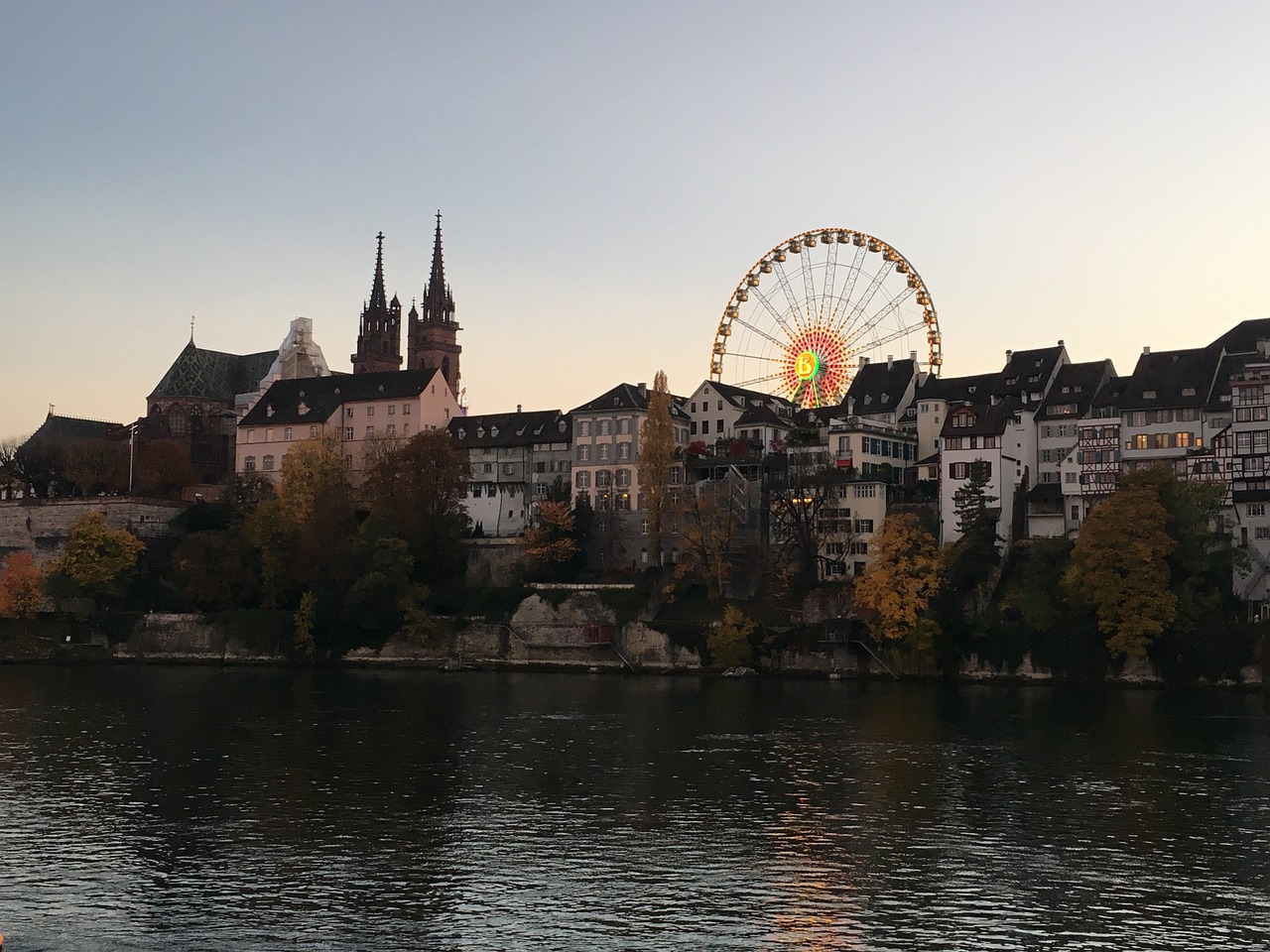 In Basel boomt die Hotellerie (Foto: hplichtin - Pixabay)