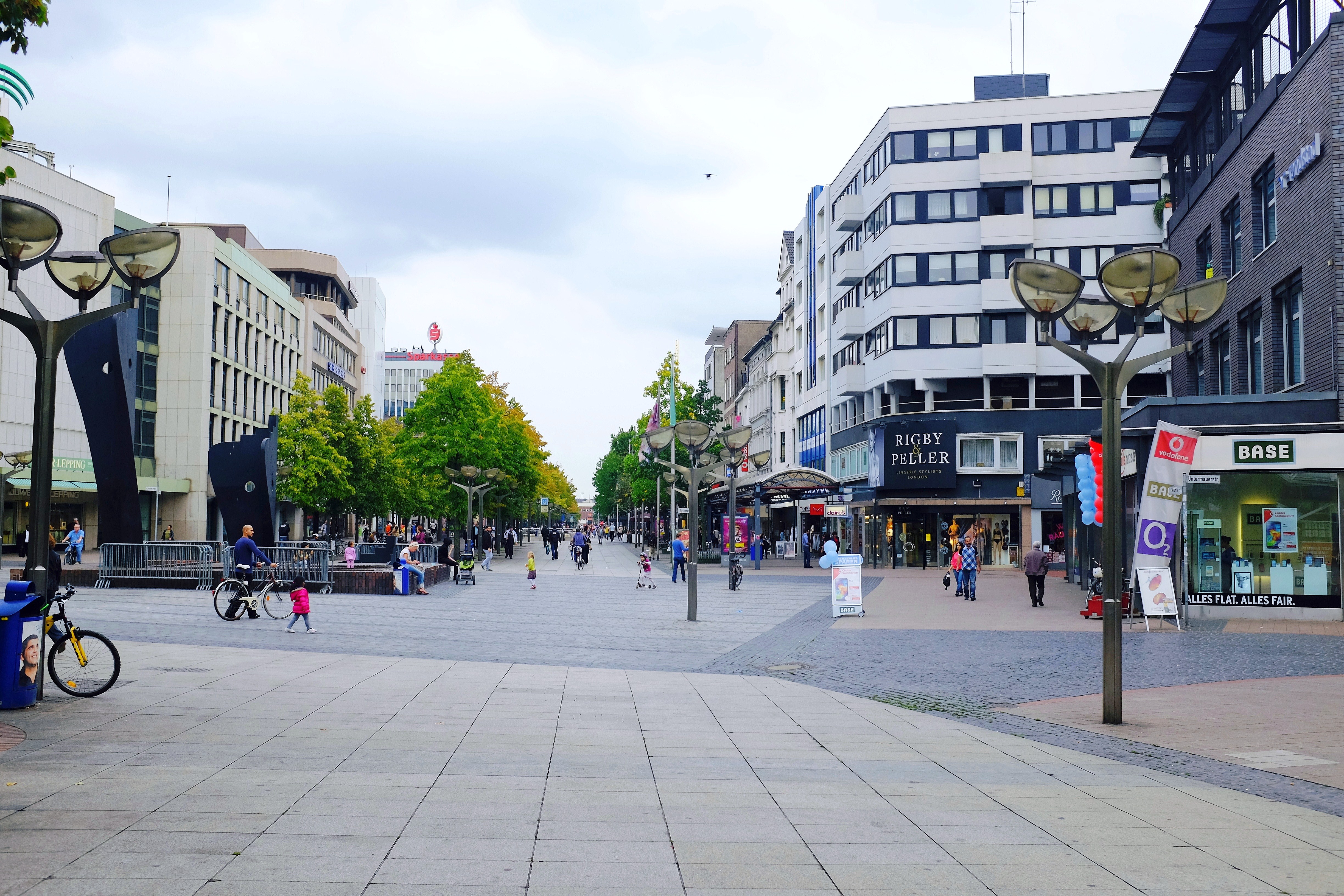 Corestate hat u.a. in der Duisburger Innenstadt zugekauft (Foto: Spyrosdrakopoulos - Eigenes Werk, CC-BY-SA 4.0, Wikimedia Commons)