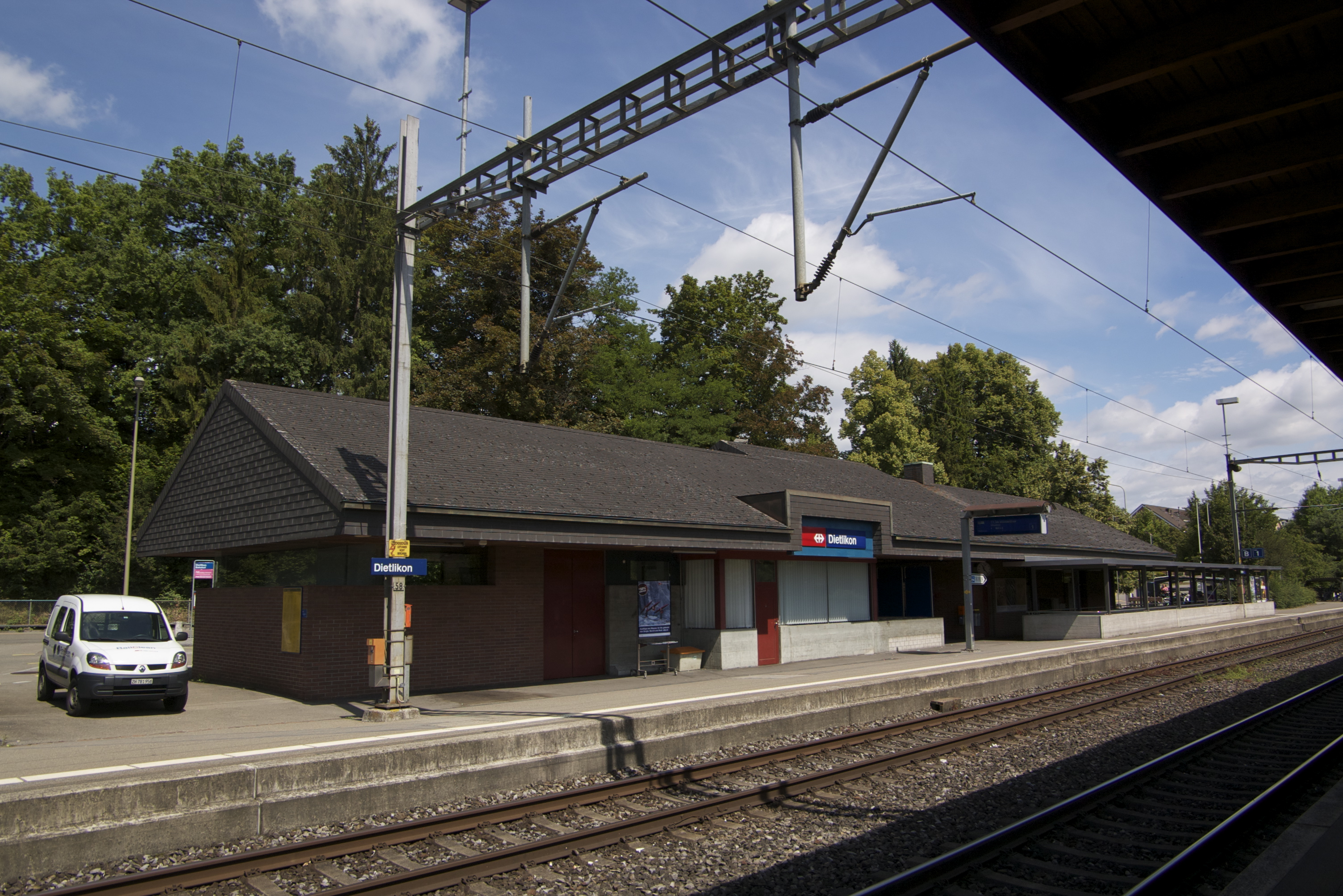 Das Bahnhofsgebiet von Dietlikon - hier ein Foto aus dem Jahr 2011 - soll grundlegend umgestaltet werden (Foto: Abderitestatos, CC BY 3.0, Wikimedia Commons)