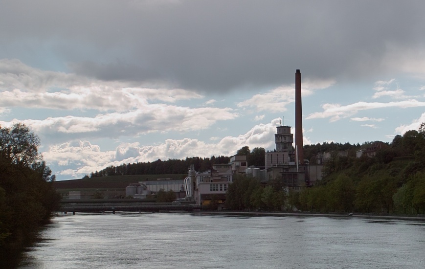 Die ehemalige Cellulosefabrik in Riedholz (Foto: Gestumblindi, CC BY 3.0, Wikimedia Commons) 