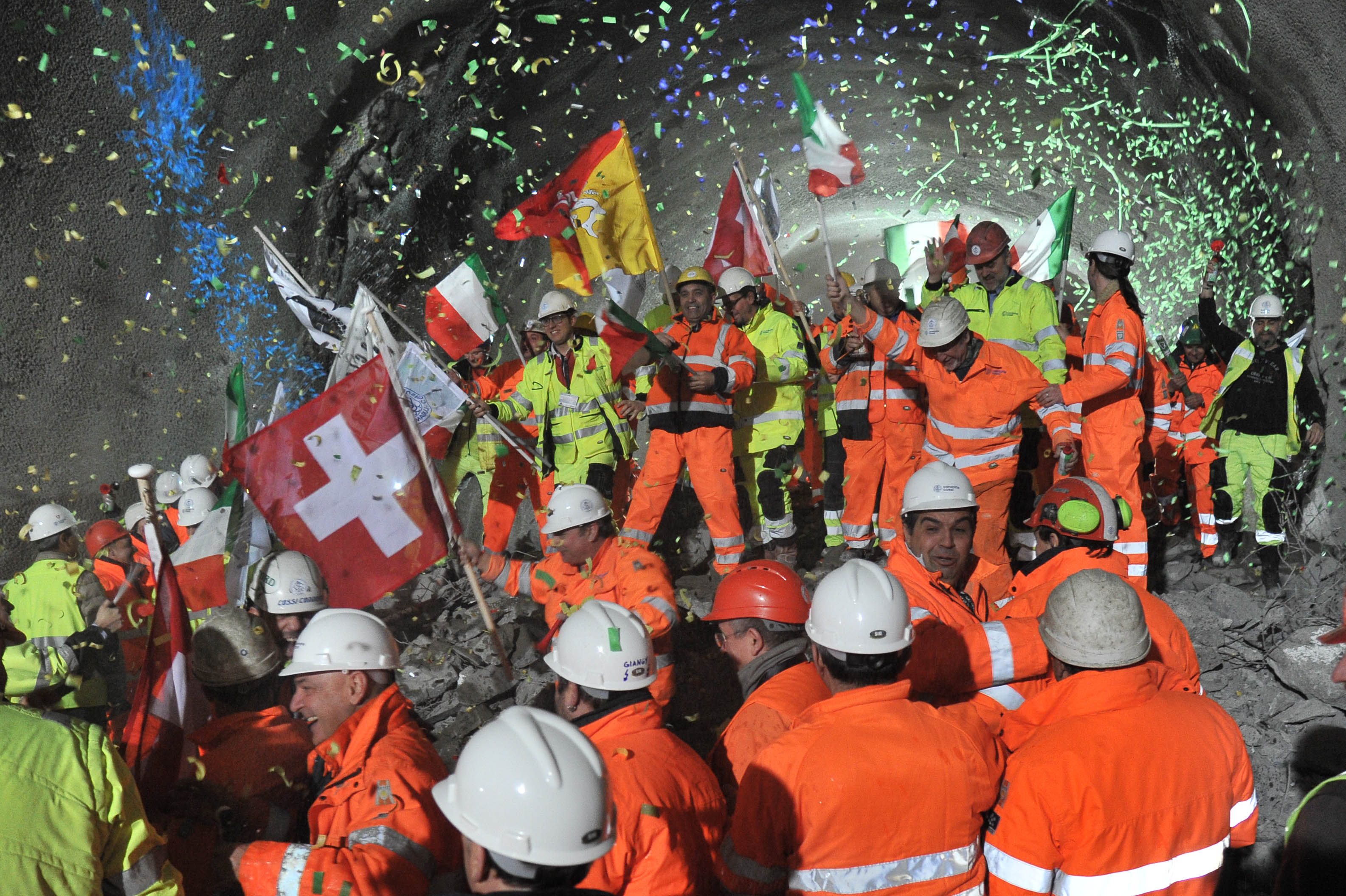 Durchschlag im Ceneri-Basistunnel (Foto: © AlpTransit Gotthard AG)