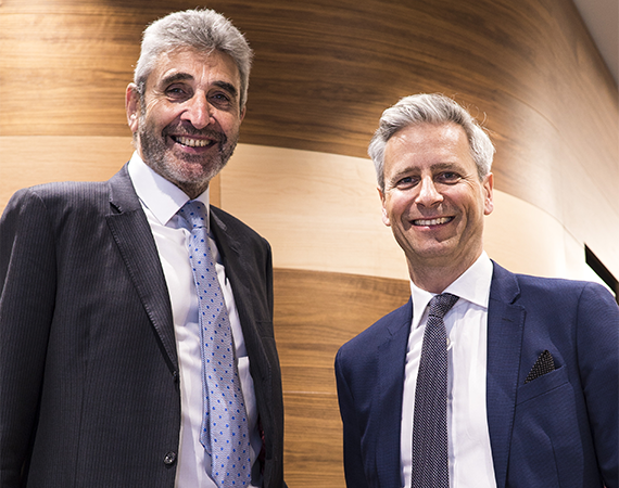 Der Managing Director von Integral, Bryan Glastonbury, und Guy Grainger, JLLs CEO für EMEA (Foto: JLL)