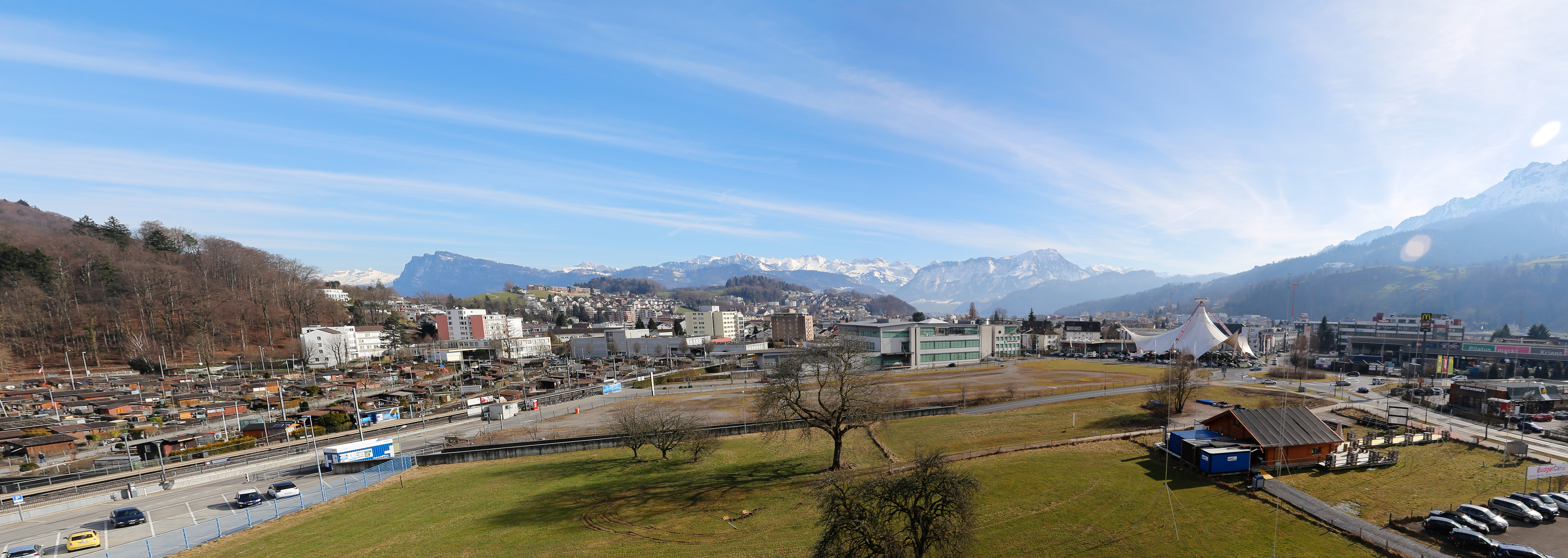 Das Areal Mattenhof II in Kriens aus der Vogelperspektive: der geplante Standort für die neue Sport- und Eventhalle «Pilatus Arena» (Foto: www.pilatusarena.ch)