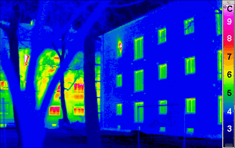 Manche Minergie-Bauten verbrauchen mehr Energie als geplant (Bild: Passivhaus Institut, Germany – http://www.passiv.de, CC BY-SA 3.0, Wikimedia Commons)