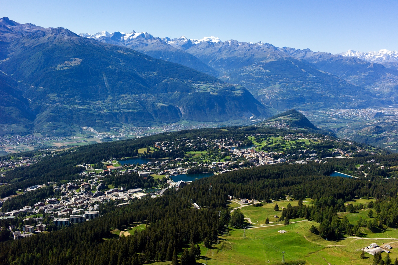 Six Senses plant in Crans Montana ein erstes Schweizer Hotel (Foto: Crans-Montana-Communication, CC-BY-SA 4.0, Wikimedia Commons)