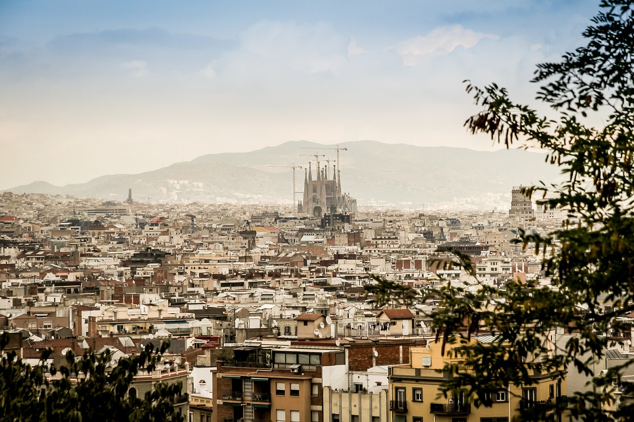 UBS kauft Büroimmobilien in Barcelona und Madrid (Foto: Pixabay)